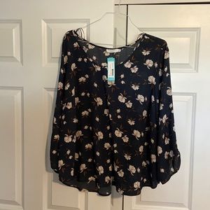 Women’s blouse, Warren, back button, detail blouse by Lush.